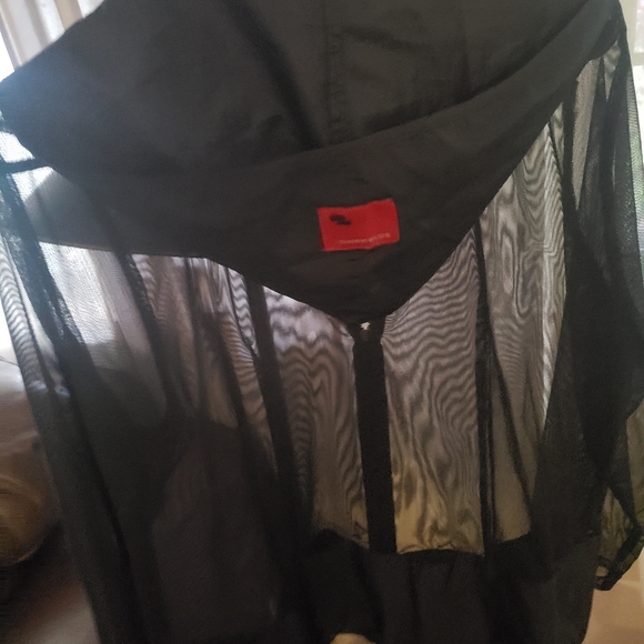 Casual zippered top - Picture 2 of 4